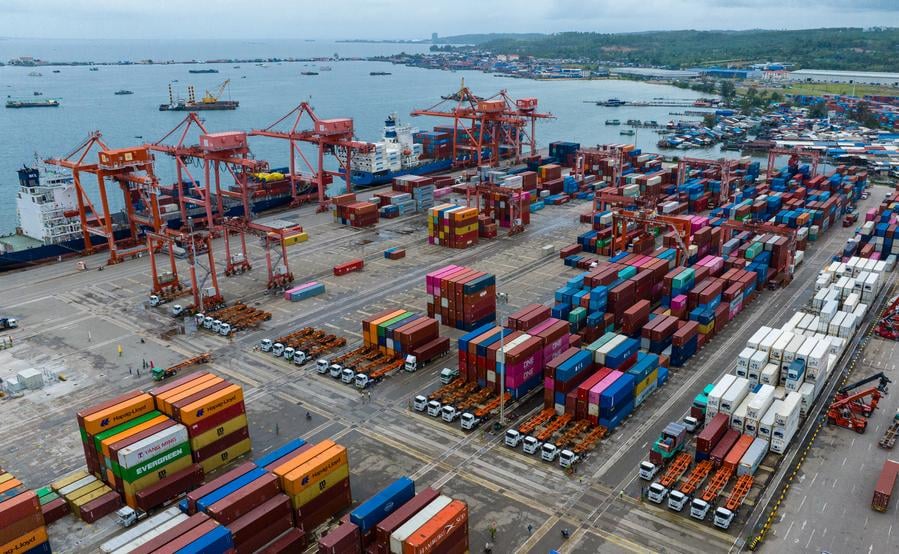 Cambodia's Export to EU up over 20 pct to 2.4 bln USD in H1 Cambodia's Export to EU up over 20 pct to 2.4 bln USD in H1