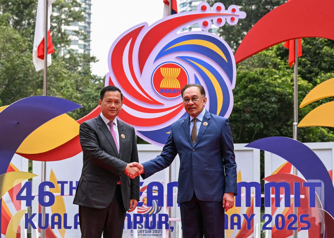 柬埔寨和泰国领导人在马来西亚见面边境战斗
