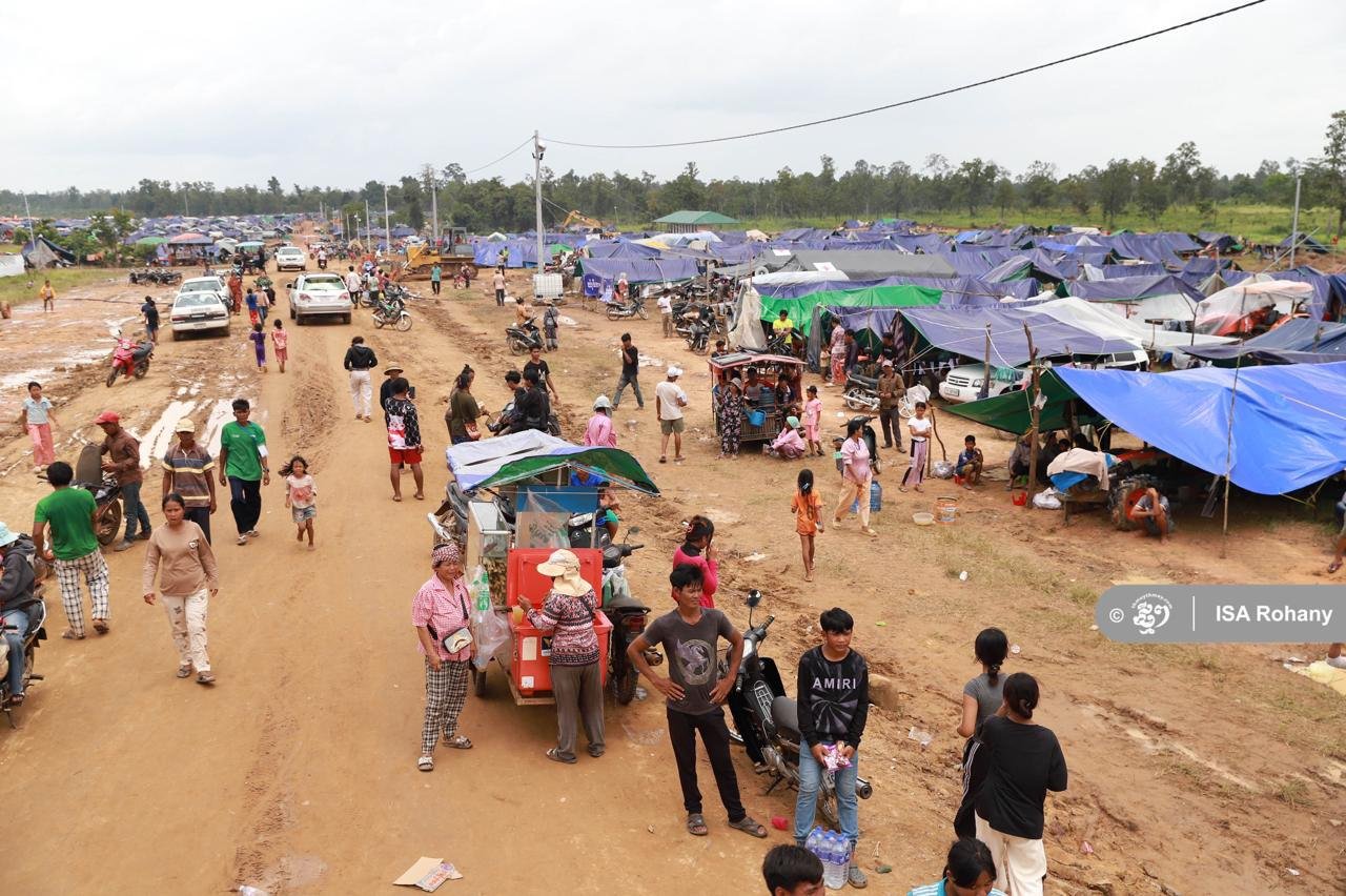 Cambodians Back Truce but Fear Thai Intentions