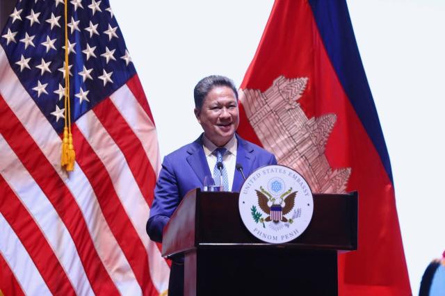Economists Hopeful as Tariff Deadline Looms