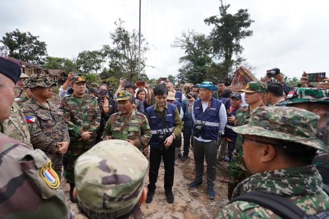 Thais​ Hold Cambodian Soldiers and Breach Ceasefire