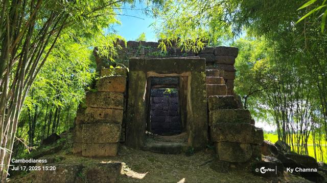 Chamreang Temple: A Quiet Relic Near the National Road (Photo Story)