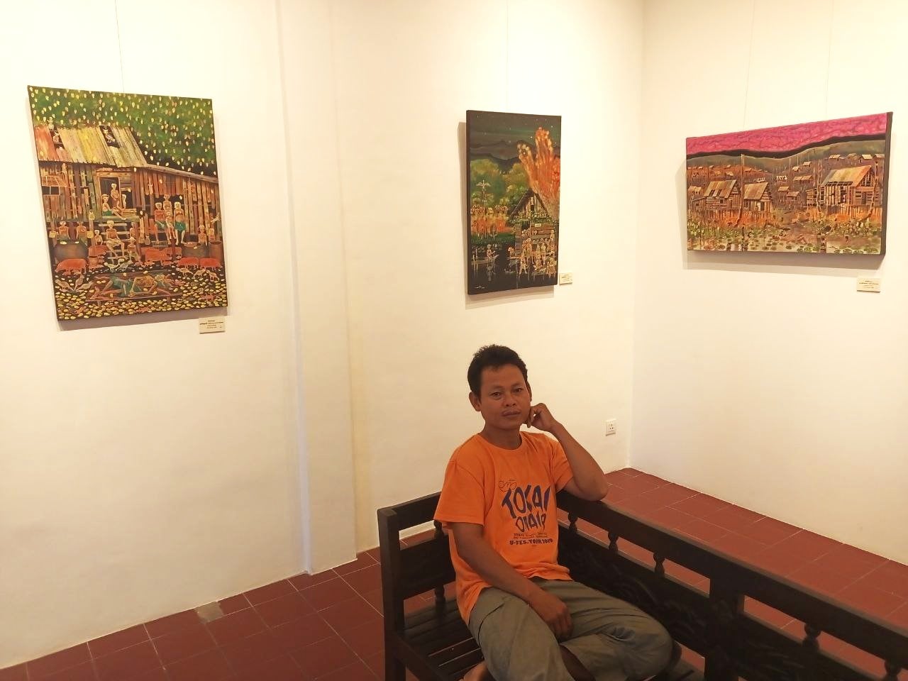 Artist Transforms Villagers’ Struggles into Art