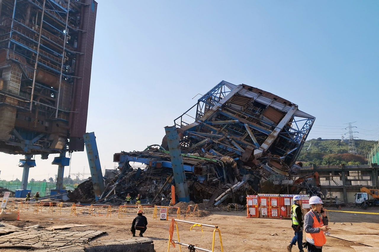 One Worker Dead, Six Trapped After S.Korea Power Plant Incident