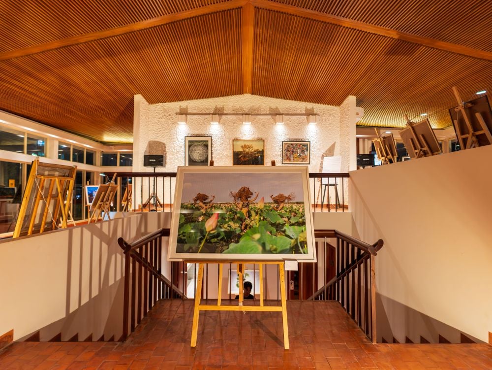 Artists Donate their Works to Help Save Cambodia’s only Photography School