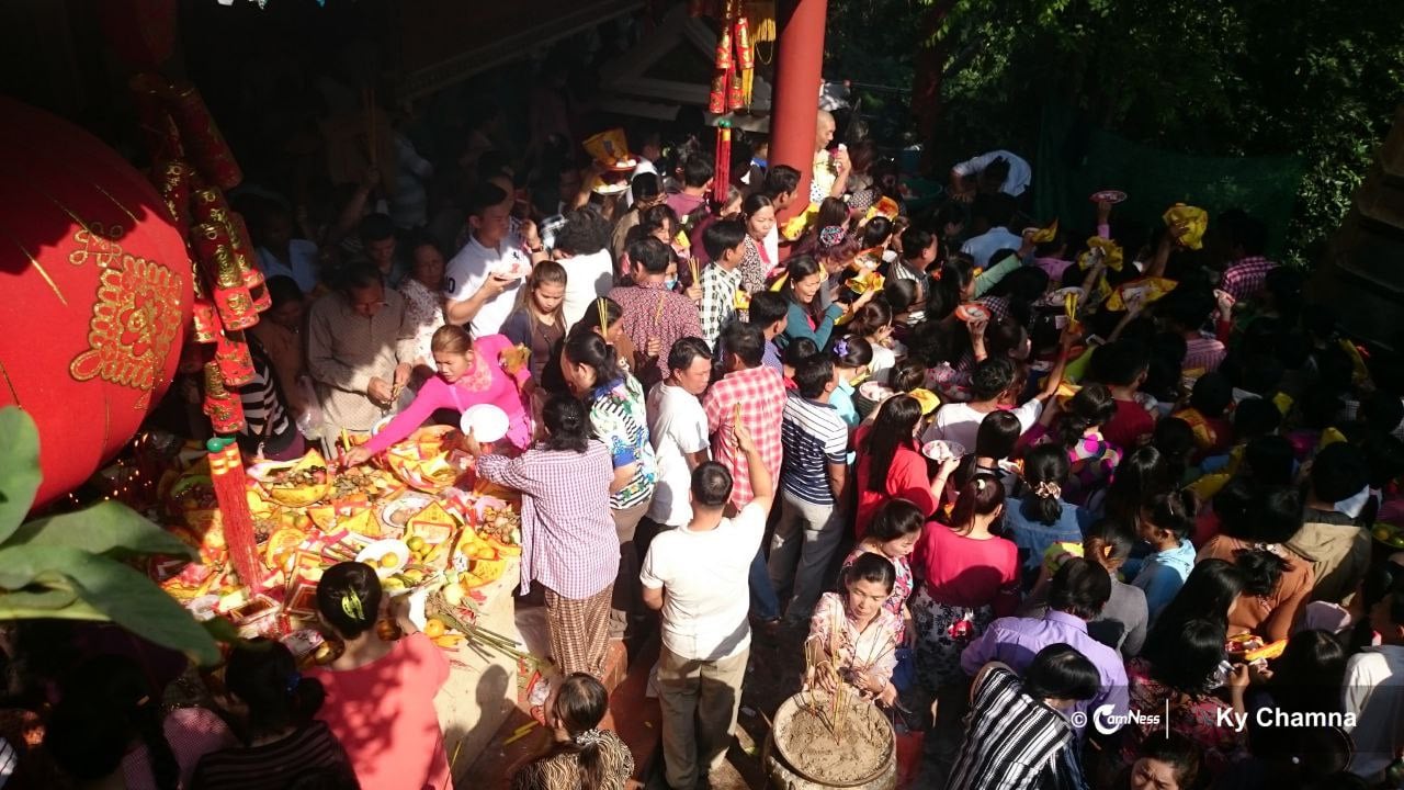 Chinese Cambodians: A Bridge Between Worlds