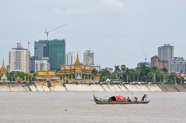 Economy Resilient Under US Tariffs but Threats Remain