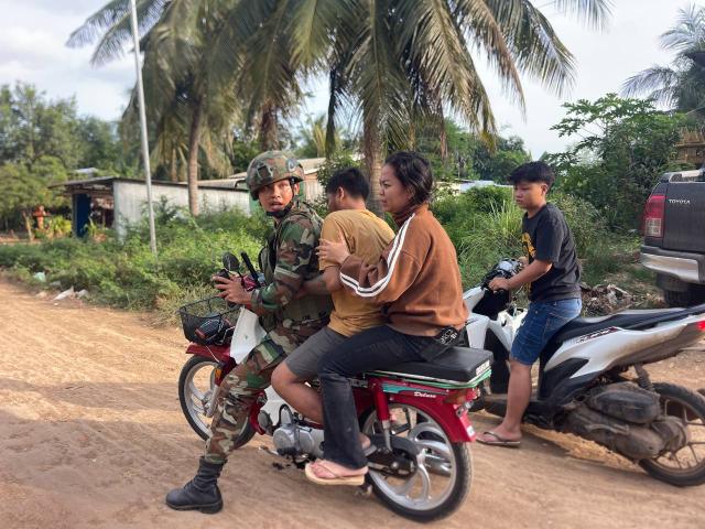 Five Injured as Thai Soldiers Open Fire on Cambodian Civilians