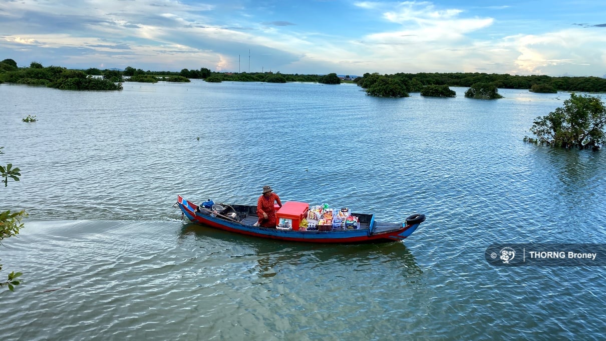 Vendor Battles Wind and Waves to Keep Children in School