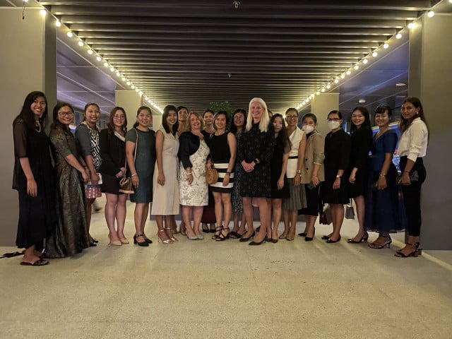 Women Grasp the Reins of Business Women Grasp the Reins of Business