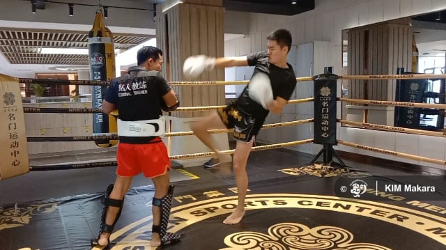 Kun Khmer Trainer Defeats the Language Barrier Kun Khmer Trainer Defeats the Language Barrier